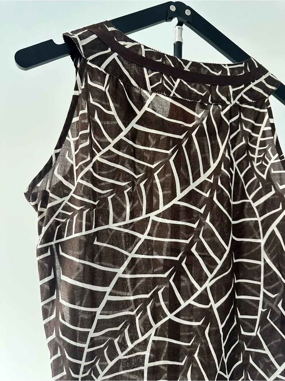 Tory Burch Size 8 Brown Ivory Leaf Print Cotton Sleeveless Blouse Top